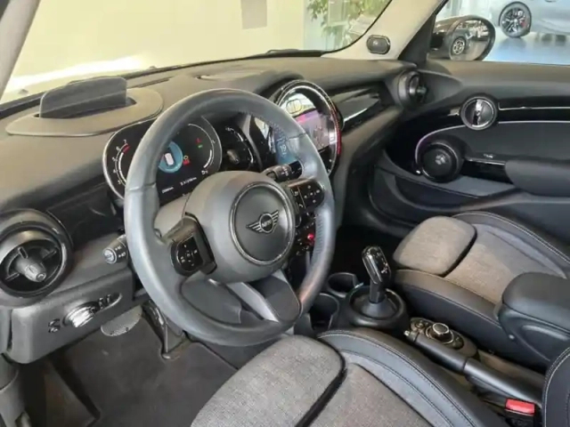 Mini Mini 5 portes cooper 136ch edition premium plus bva7 — photo 4