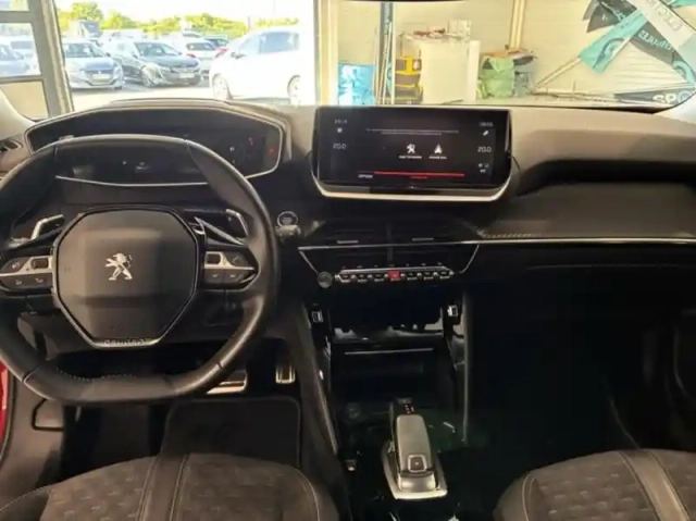Peugeot 2008 1.2 puretech 130ch s&amp;s roadtrip eat8 — photo 3