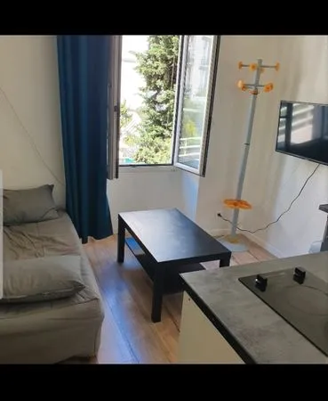 Studio a louer petit balcon