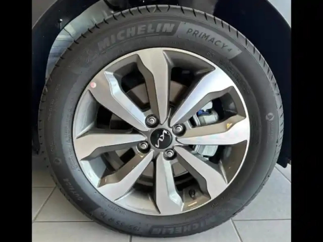 Kia Stonic 1.0 t-gdi 100ch active — photo 9
