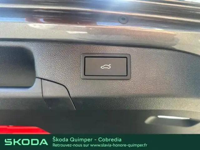 Skoda Superb combi 2.0 tdi scr 150ch sportline dsg7 — photo 9