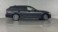 Bmw Série 3 Touring 318dA MH 150ch Luxury — photo 4