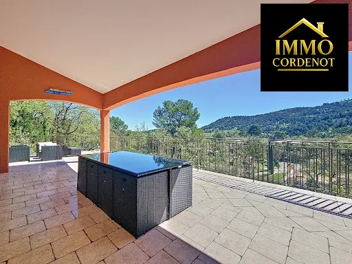 Villa 6 pièces 200 m²