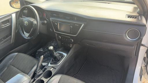 Toyota Auris 2.0 D-4D 124 - Edition Style – 2013 – 144007 km – Diesel – Boîte Manuelle — photo 15