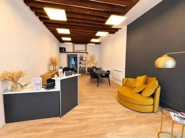 Local commercial rénové de 88 m² à Marcoussis