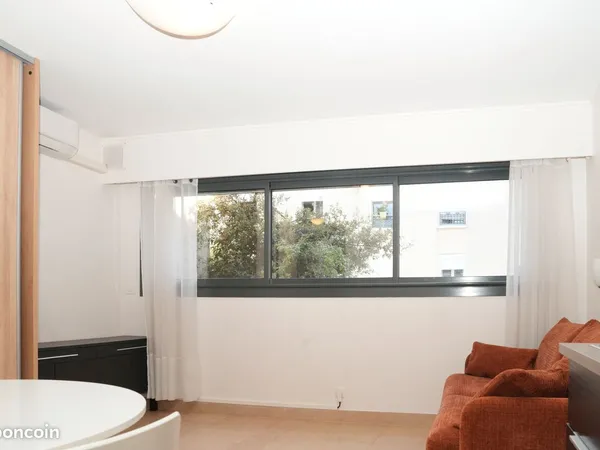 Studio meublé 22 m2 - 10 min du Métro Ecole vétérinaire - à Alfortville