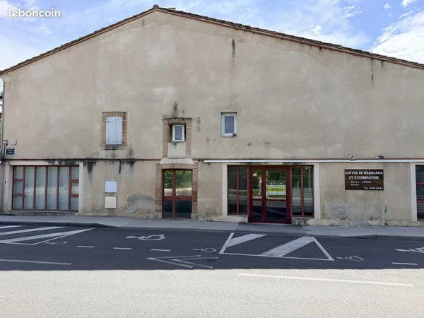 Local professionnel 6 pièces 220 m²