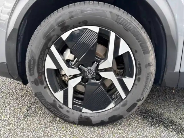 Peugeot 2008 hybrid 145 e-dcs6 — photo 33