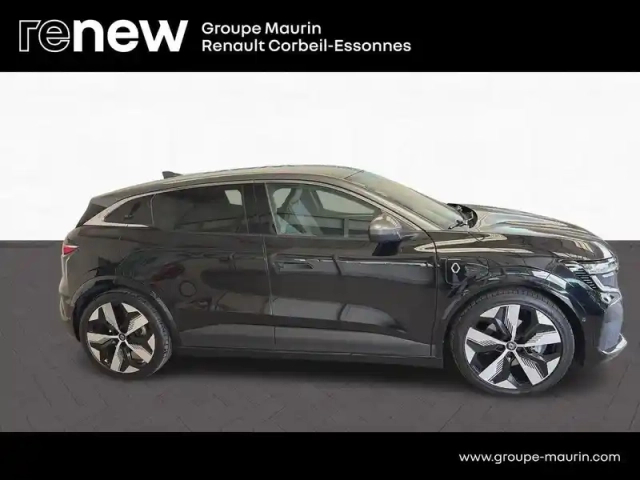 Renault Megane e-tech electric ev60 220ch techno optimum charge — photo 6