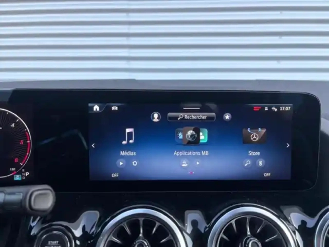 Mercedes Gla 200 d amg line — photo 18