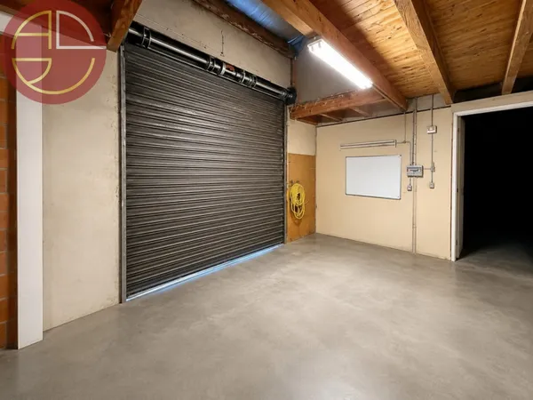 Entrepôt 669 m²