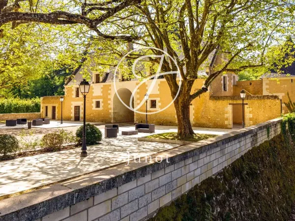 Propriété 40 pièces 2100 m²