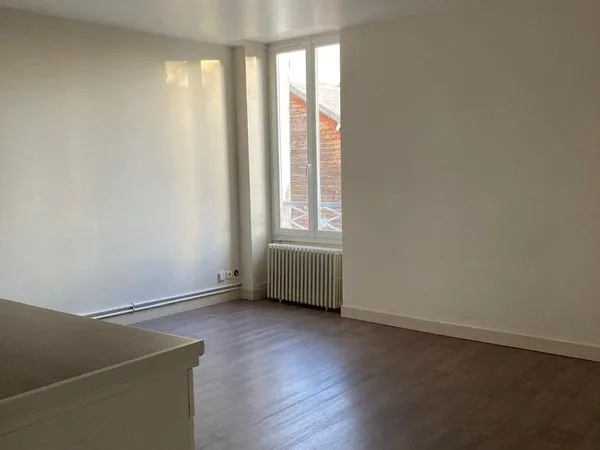 Grand F3 rénové de 81 m² avec jardin - Crouy-sur-Ourcq