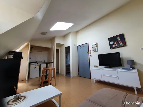 Location studio meublé 18m2