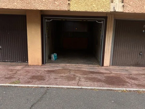 Garage avenue des Thermes Balaruc