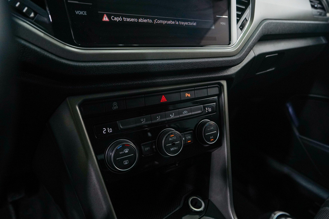 Volkswagen T-Roc — photo 24