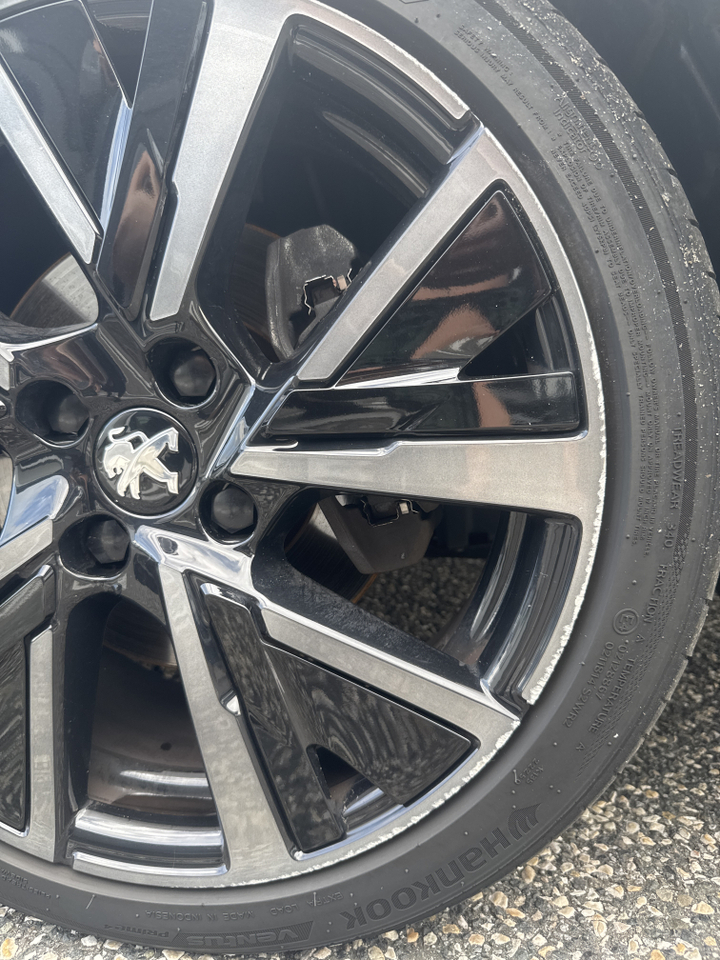 Peugeot 208 PureTech 130 S&amp;S EAT8 — photo 40