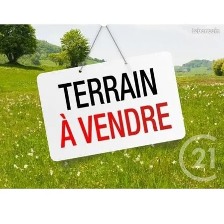 Terrain constructible à bâtir 8 ares au calme sans vis à vis