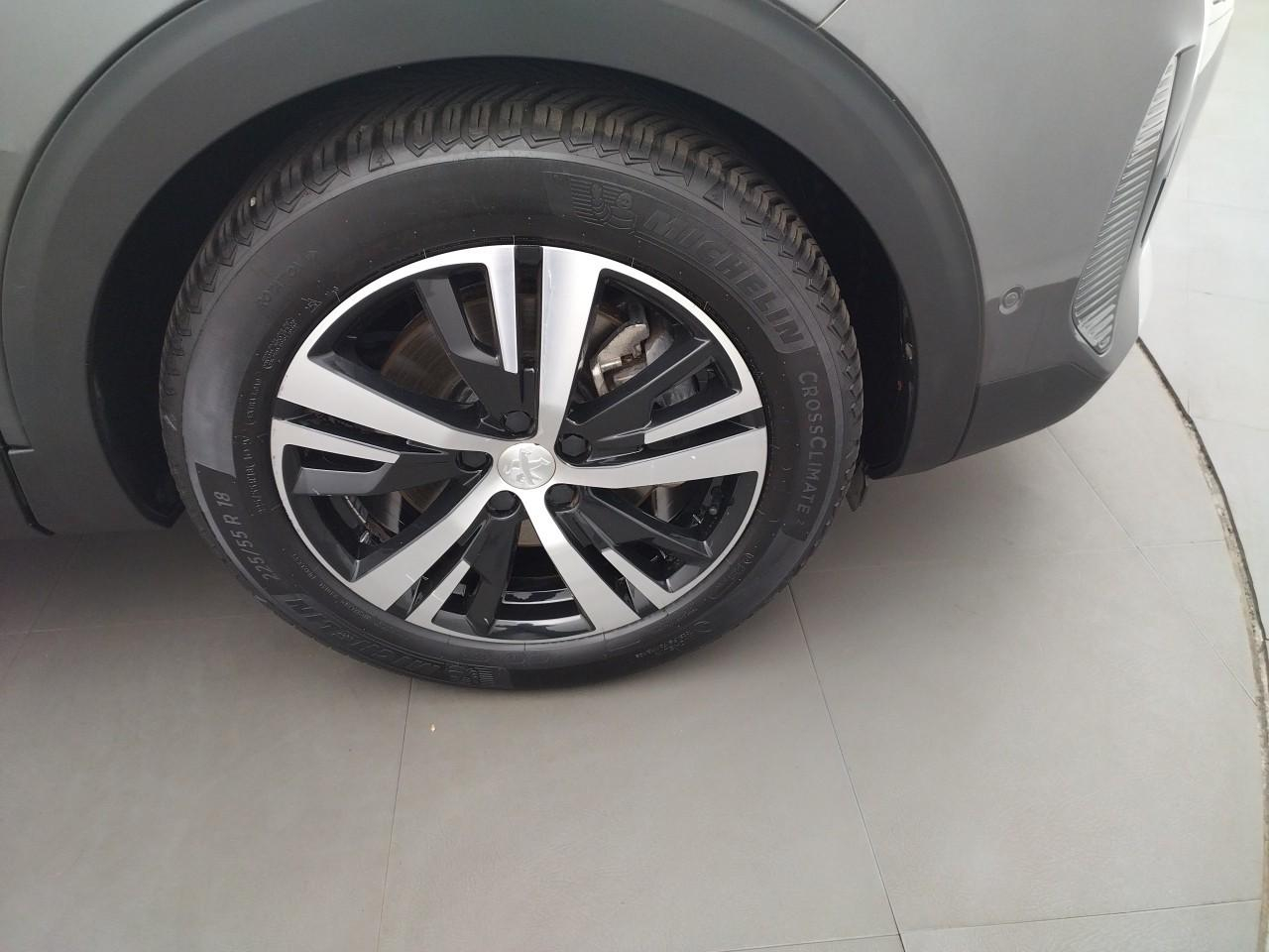 Peugeot 3008 hybrid4 300 e-eat8 gt — photo 27