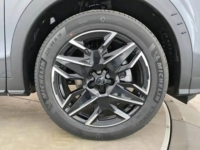 Peugeot 3008 hybrid 145 e-dcs6 — photo 6