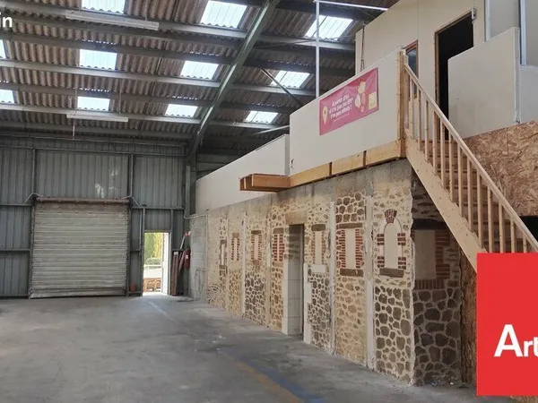 ENTREPOT - LOGISTIQUE 320 m² LA CRECHE
