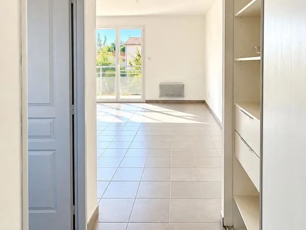 Bel appartement - T3 balcon et parking privatif - vieux bourg