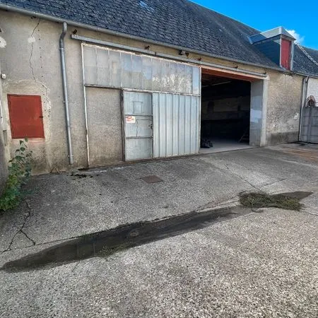 Local Divers 83 m² TOURY