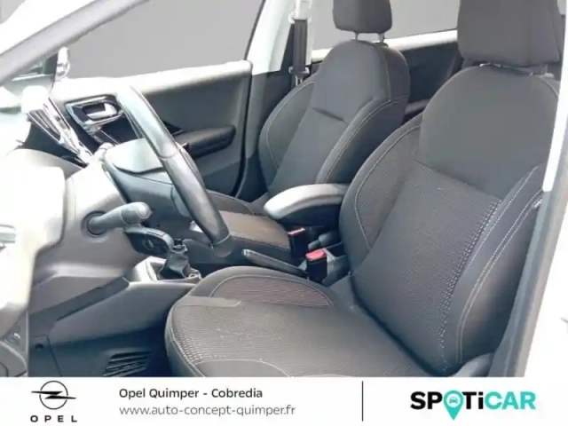 Peugeot 208 1.2 puretech 110ch e6.c allure s&amp;s — photo 17