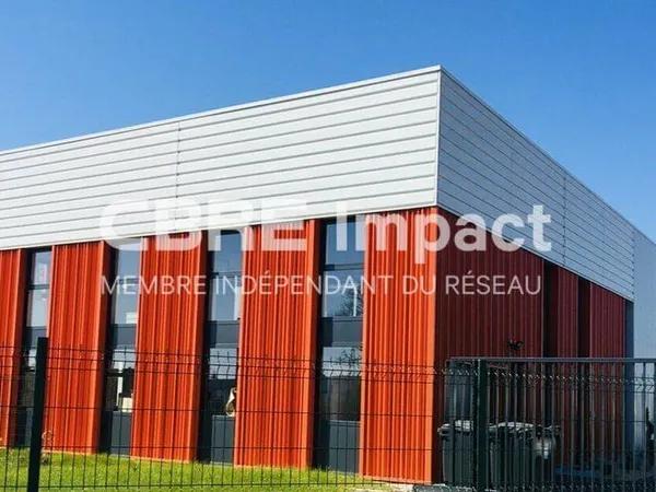 Local d'activité 450 m²