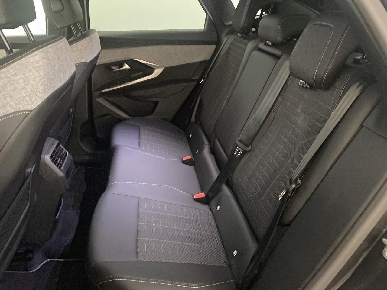 Peugeot 3008 hybrid 145 e-dcs6 gt — photo 10