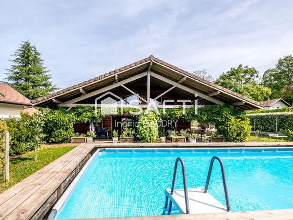 Coup de coeur pour cette maison. Un cadre de vie privilégié à découvrir sans tarder.