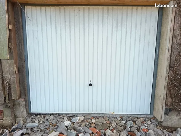 Local d’activité et entrepôt Location Fauguerolles 1p 30m² 200€