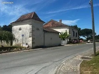 Maison de bourg avec pigeonnier