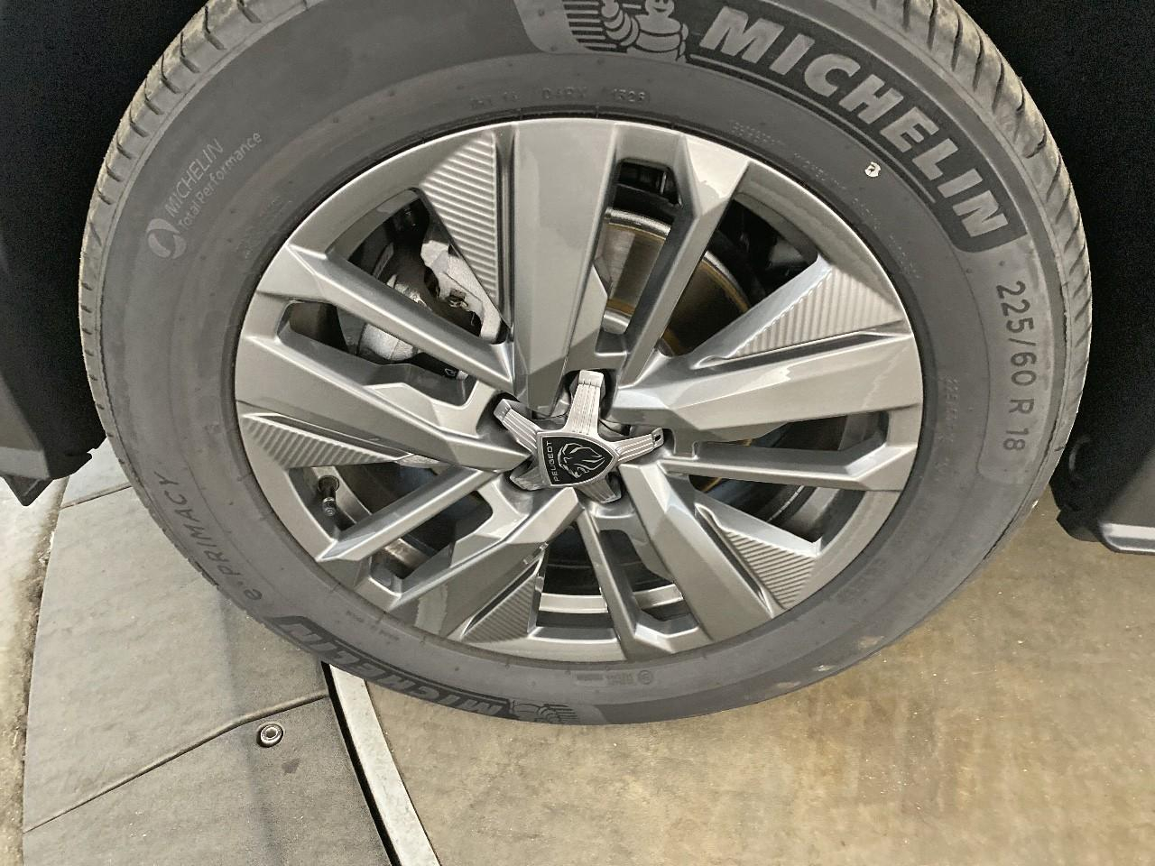 Peugeot 5008 hybrid 145 ch e-dcs6 allure — photo 11