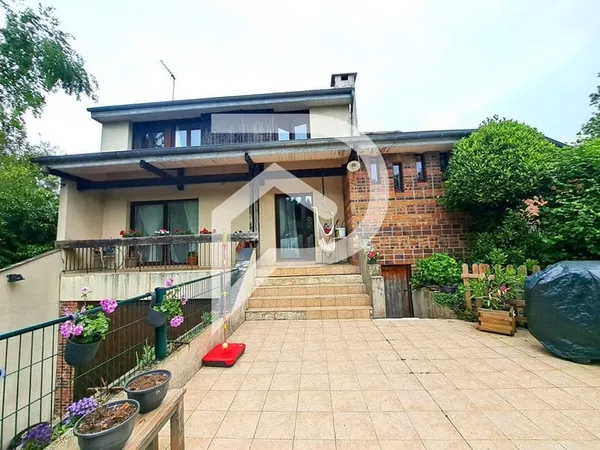 Maison 9 pièces 180 m²