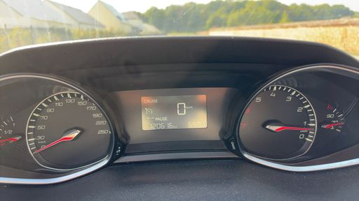 Peugeot 308 1.2 PureTech 130 - Allure – 2015 – 120616 km – Essence – Boîte Manuelle — photo 15