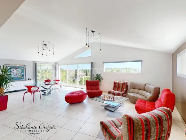 Maison 6 pièces 235 m²