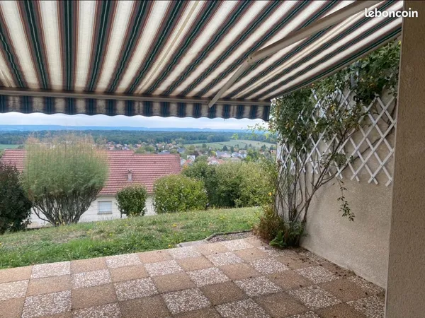 Maison avec vue exceptionnelle -Accès rapide Gare TGV et Carrefour Valentin