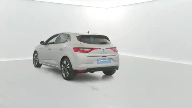 Renault Megane mégane iv berline tce 140 energy — photo 12