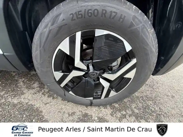 Peugeot 2008 hybrid 145 e-dcs6 — photo 11