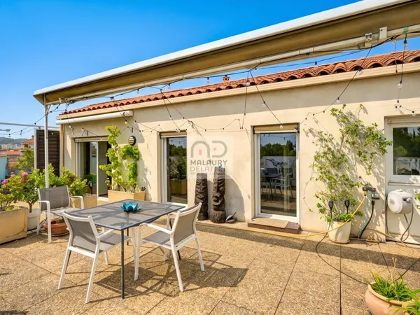Vends t6 et plus - 165.35 m² - Aix-en-Provence 13100
