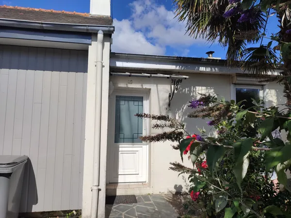 A VENDRE - SOQUET IMMOBILIER - MAISON DE PLAIN PIED 100 M2 -