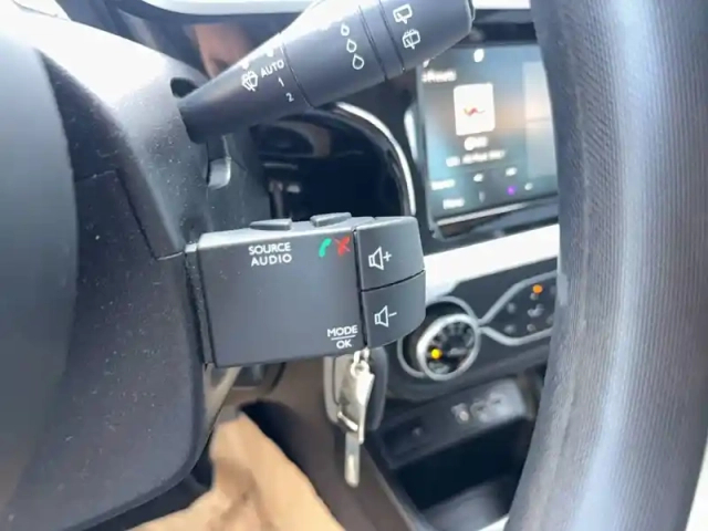 Renault Twingo iii e-tech — photo 34