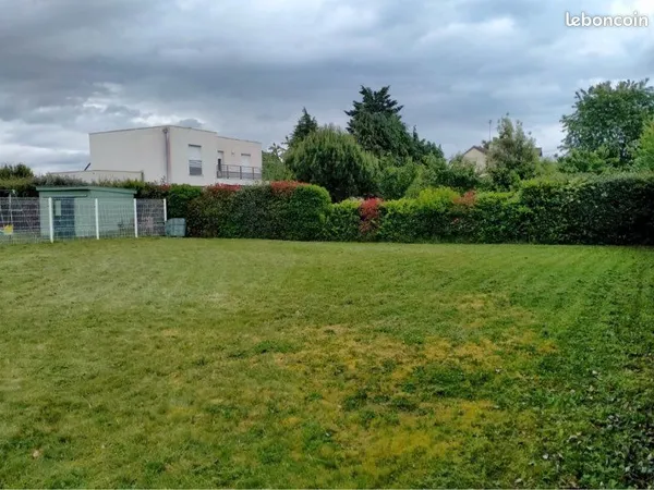 TERRAIN A BÂTIR - 467 m2 - VIABILISÉ - JOUE LES TOURS