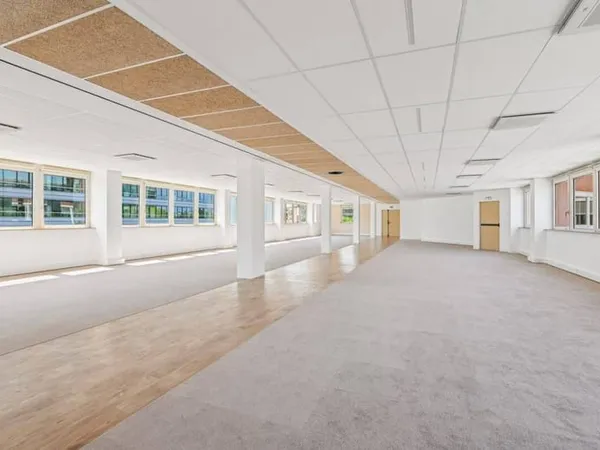 Bureau 2668 m²