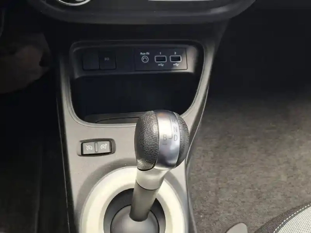 Renault Twingo iii e-tech — photo 16
