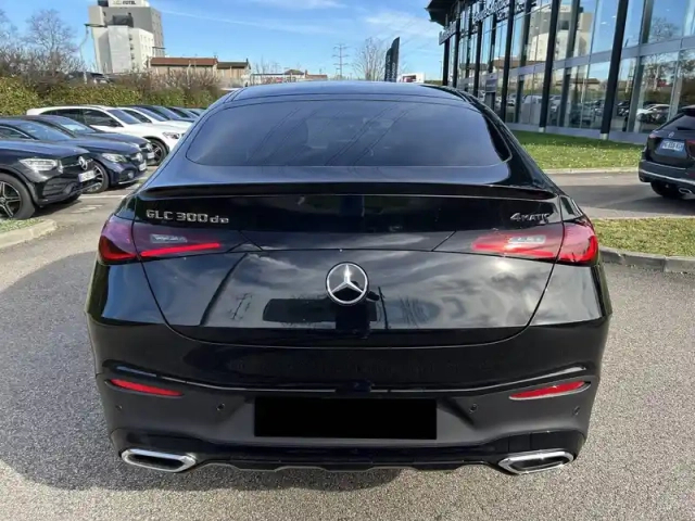 Mercedes Glc coupe 300 d e hybrid eq 9g-tronic 4matic — photo 19
