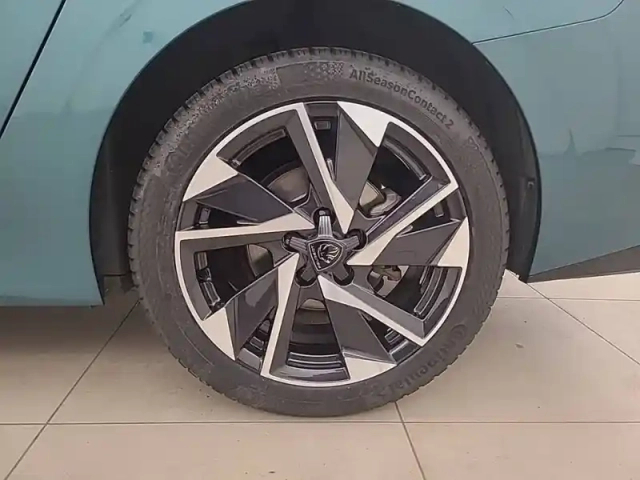 Peugeot 308 sw puretech 130ch s&amp;s eat8 — photo 13
