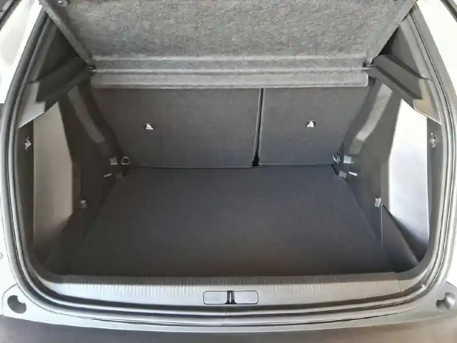 Peugeot 2008 hybrid 145 e-dcs6 — photo 6