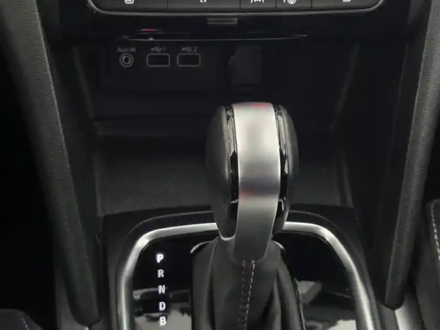 Renault Megane mégane iv berline e-tech plug-in hybride 160 — photo 119